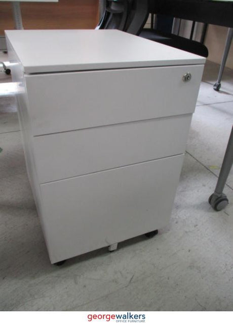 PR5179 - White Mobile Cabinet