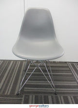 PR5674 - Grey Herman Miller Eames Moulded Plastic Chair