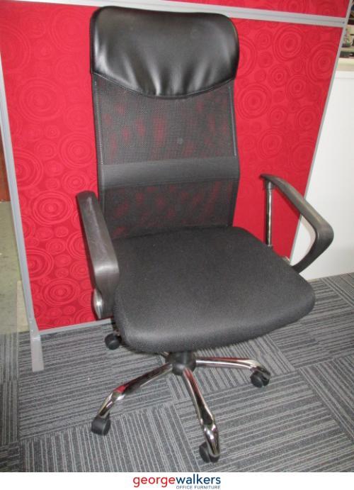 PR5213 - Black Meeting Chair