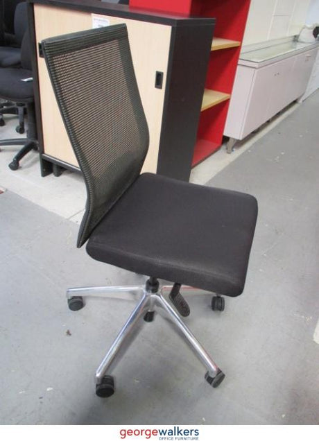 PR4875 - Black Mesh Office Chair