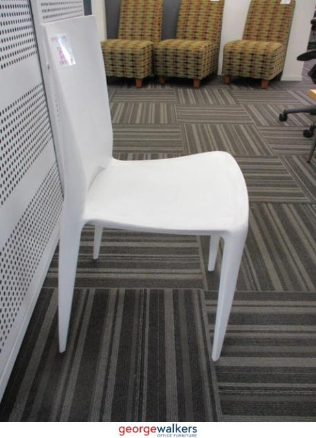 PR4954 - White Outdoor Chair