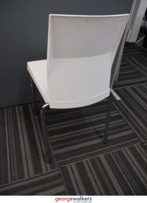 PR5438 - White Buro Café Chair