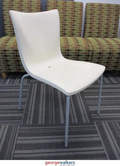 PR4769 - White Outdoor Chair