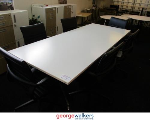 PR5576 - White  Flip Table