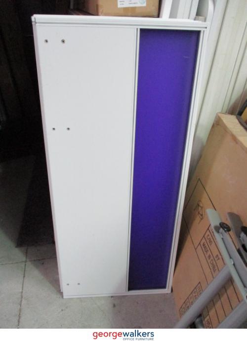 PR4883 - Purple Desk Mounted Partition