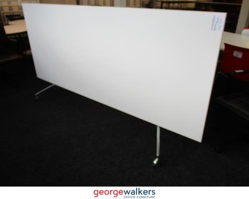 PR5576 - White  Flip Table