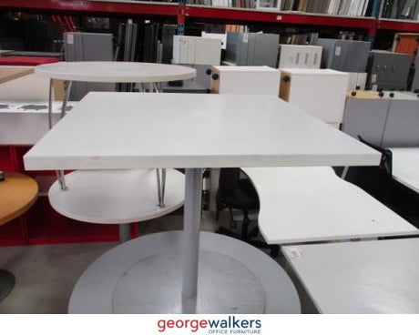 PR4832 - White Café Table