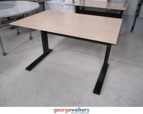 PR5436 - Maple Straight Desk