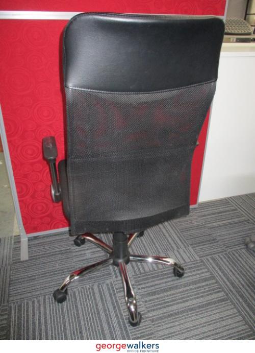 PR5213 - Black Meeting Chair