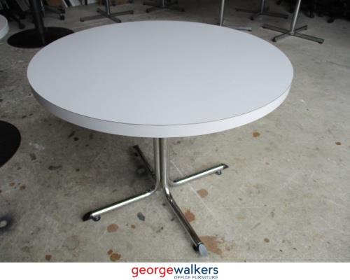 PR5529 - White  Round Table