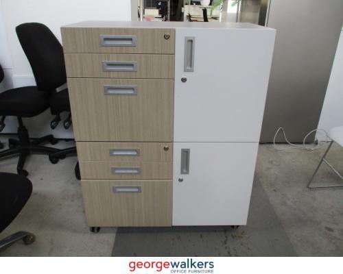 PR4976A - White Mobile Cupboard