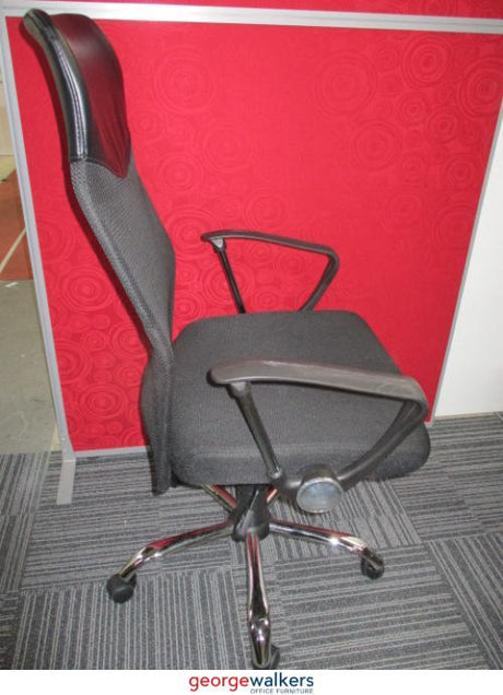 PR5213 - Black Meeting Chair