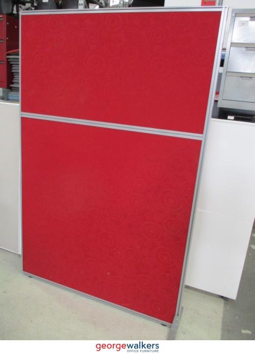 PR5275 - Red Free Standing Partition