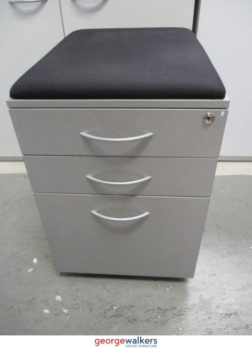 PR5585 - Grey Formway Drawer Mobile