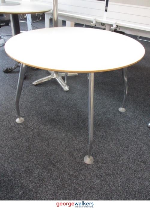 PR5478 - White  Round Table