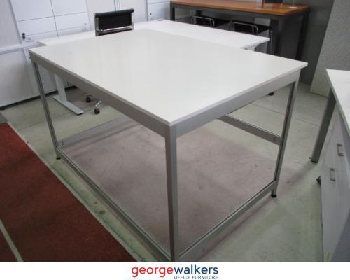 PR5332 - White  Worktable