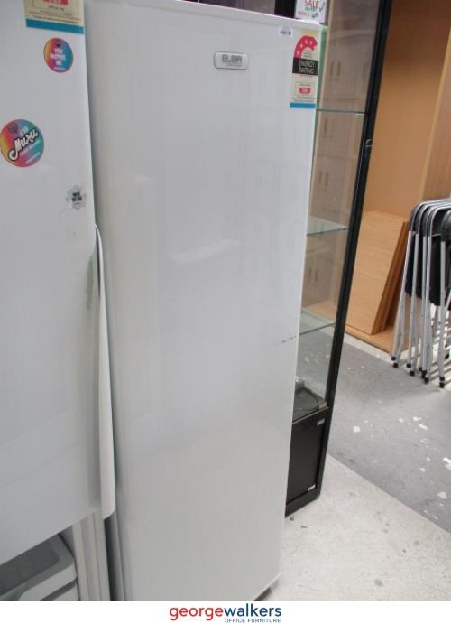 PR5574 - White Fisher & Paykel Refrigerator