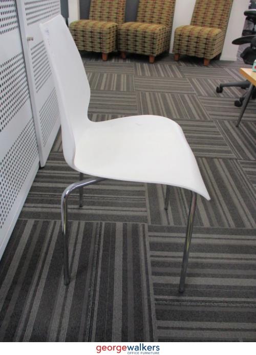 PR4953 - White Café Chair