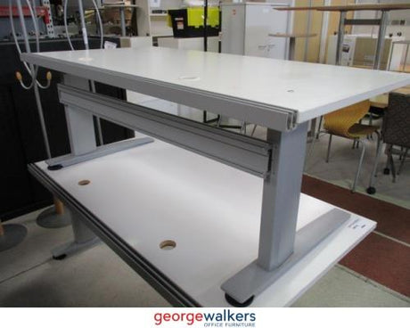 PR5572 - White  Straight Desk