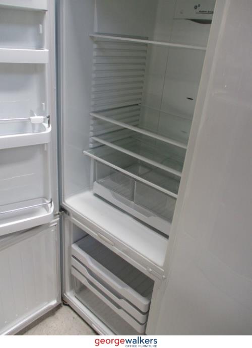 PR5573 - White Fisher & Paykel Refrigerator