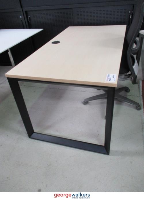 PR5628 - Maple  Straight Desk