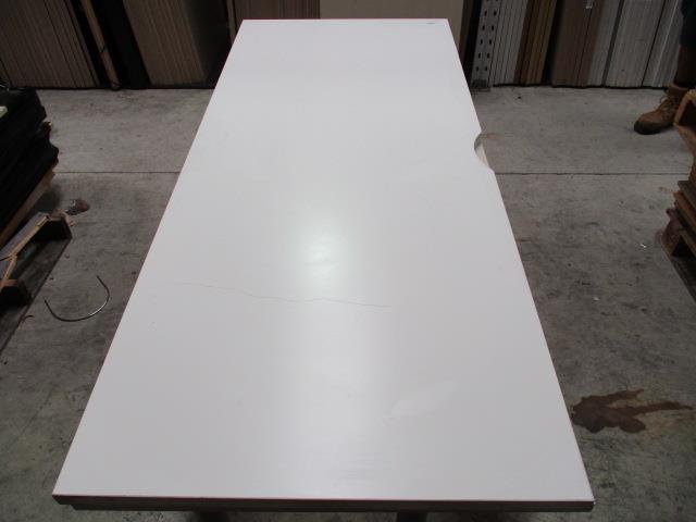 MK91 - White Straight Desk