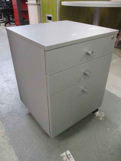 PR4787 - Silver Mobile Drawer  Default